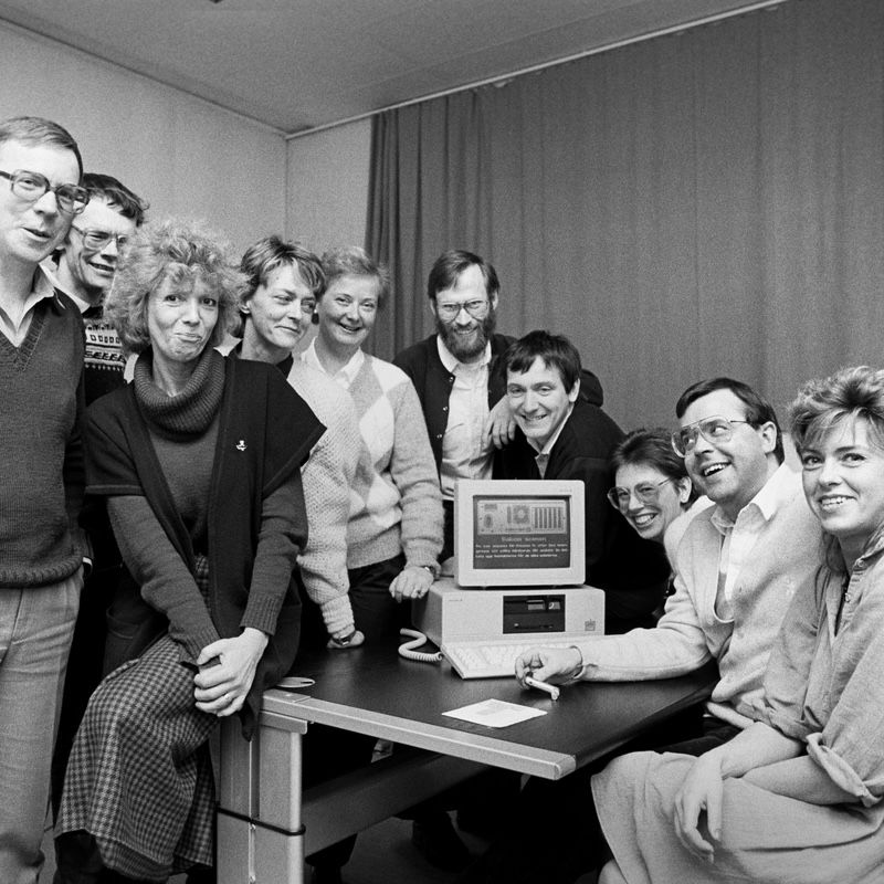 Des hommes et des femmes utilisent un ordinateur... pour la premi&egrave;re fois ? (Uppsala, 1986)